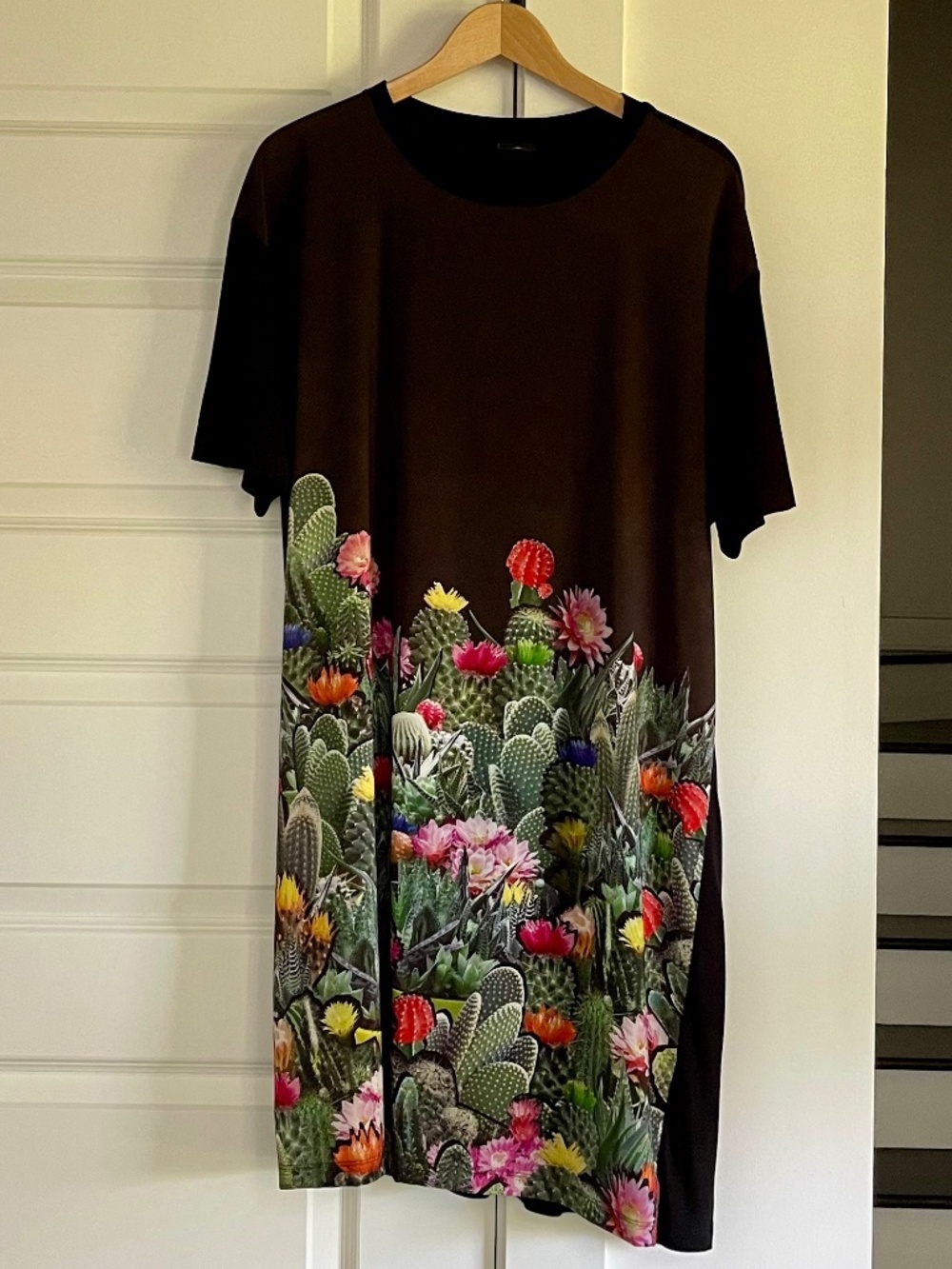 Paul Smith, Cactus Graphic, Modal, Short-Sleeved T-Shirt Dress: Size XL - Picture 3 of 9